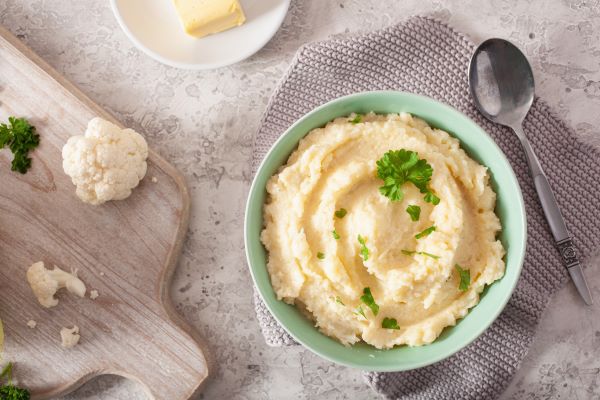 Mashed cauliflower in a bowl