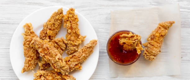 chicken fingers with dipping sauce